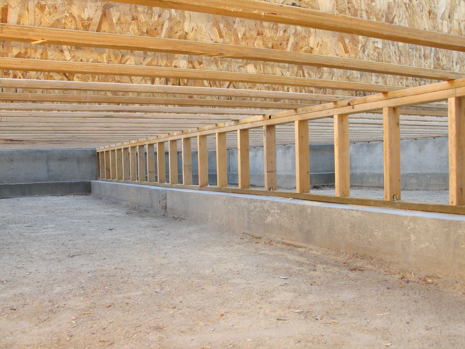 Crawl space spray foam insulation in Las Vegas to reduce moisture and enhance indoor air quality.